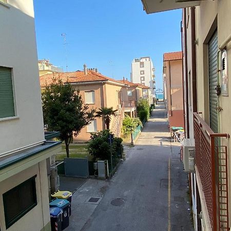 Euroresidence - Piazza Mazzini- 30 Mt Dal Mare - Immobil Relax Лидо ди Йезоло Екстериор снимка