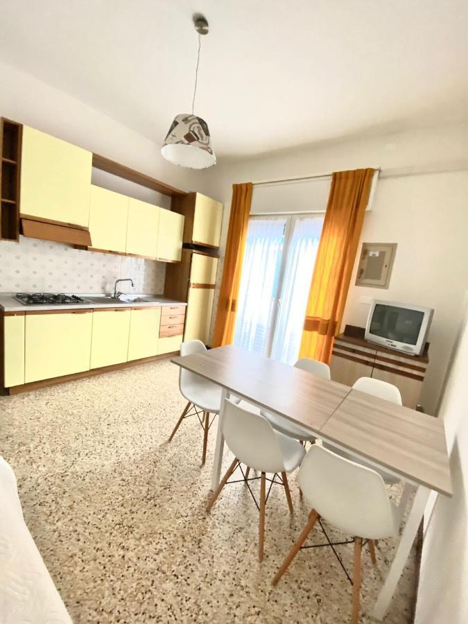 Euroresidence - Piazza Mazzini- 30 Mt Dal Mare - Immobil Relax Лидо ди Йезоло Екстериор снимка