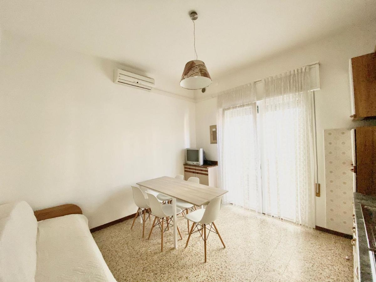 Euroresidence - Piazza Mazzini- 30 Mt Dal Mare - Immobil Relax Лидо ди Йезоло Екстериор снимка