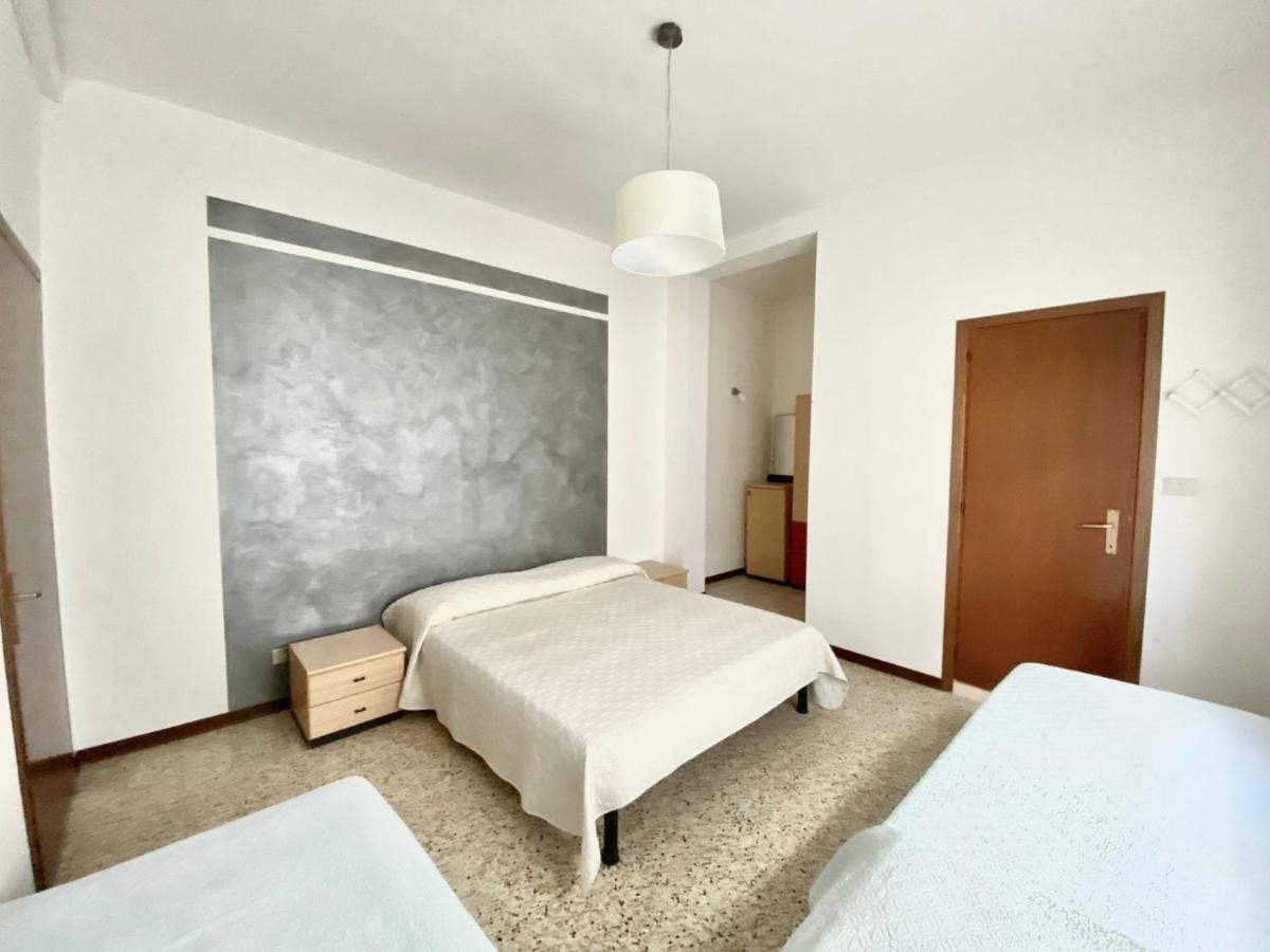 Euroresidence - Piazza Mazzini- 30 Mt Dal Mare - Immobil Relax Лидо ди Йезоло Екстериор снимка