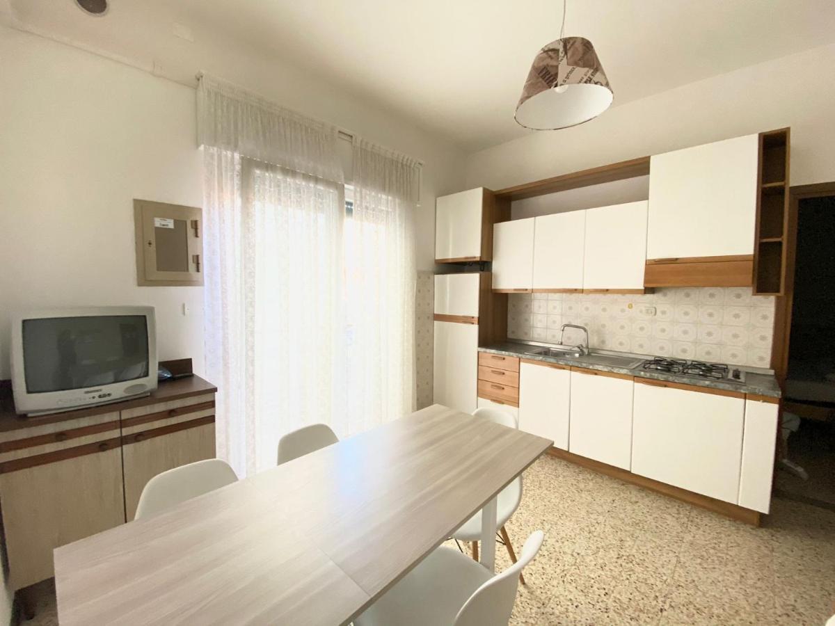 Euroresidence - Piazza Mazzini- 30 Mt Dal Mare - Immobil Relax Лидо ди Йезоло Екстериор снимка